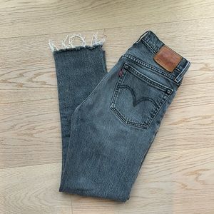 Levi’s black jeans